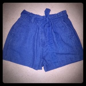 High waited shorts. Size XS.